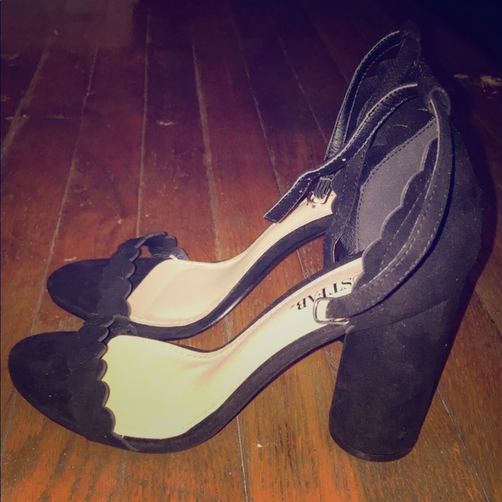 Strap sandals